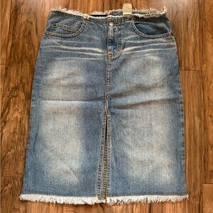 Frayed Hem Light Wash Denim Midi Skirt